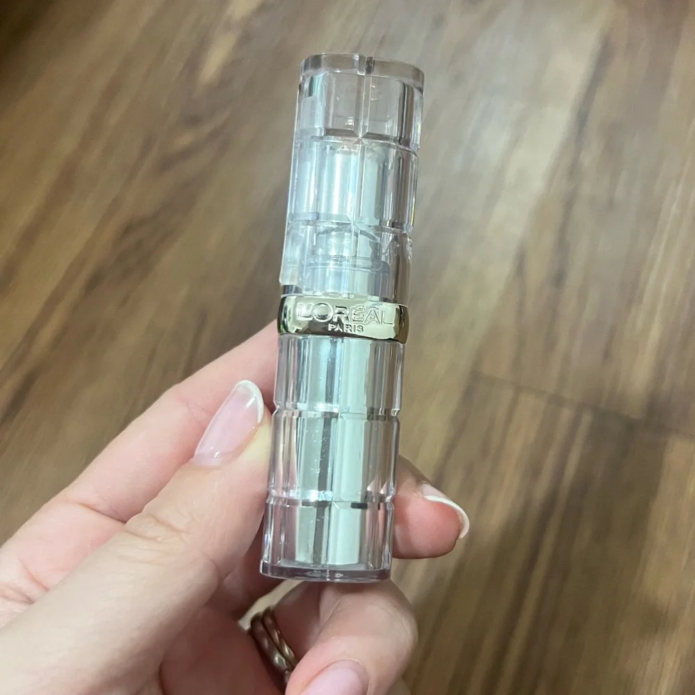 L’Oréal Glossy Fawn 900 Lipstick